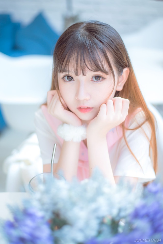 “这一带，每年都会有这么几天会是这样的天气，我镇守江夏多年，甚至能够估算出这种天气的具体日子。”陈到扭头看向伏德，有些刻板的脸上，牵扯出一抹微笑。
